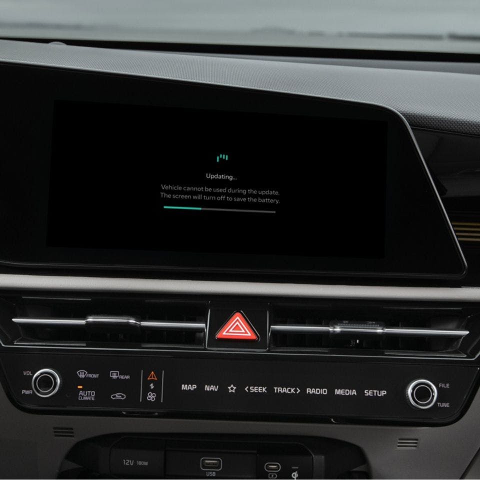 2025 Kia Niro Plug-In Hybrid Connectivity